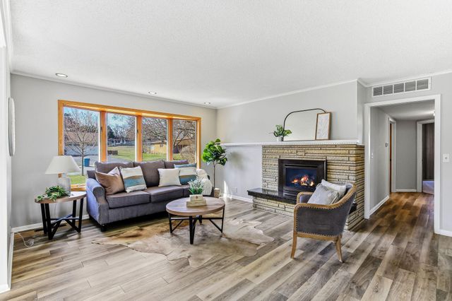 501 Drillane Road, Hopkins, MN 55305