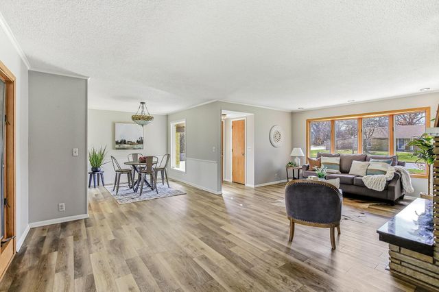 501 Drillane Road, Hopkins, MN 55305