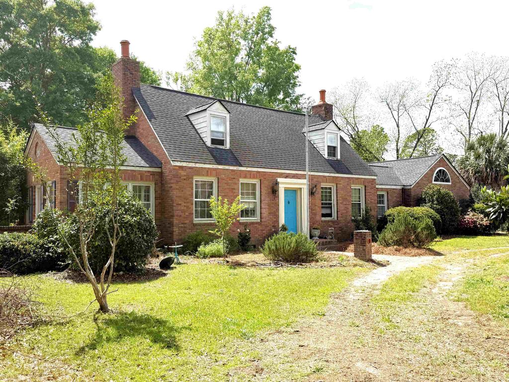 605 E Main St., Lake City, SC 29560