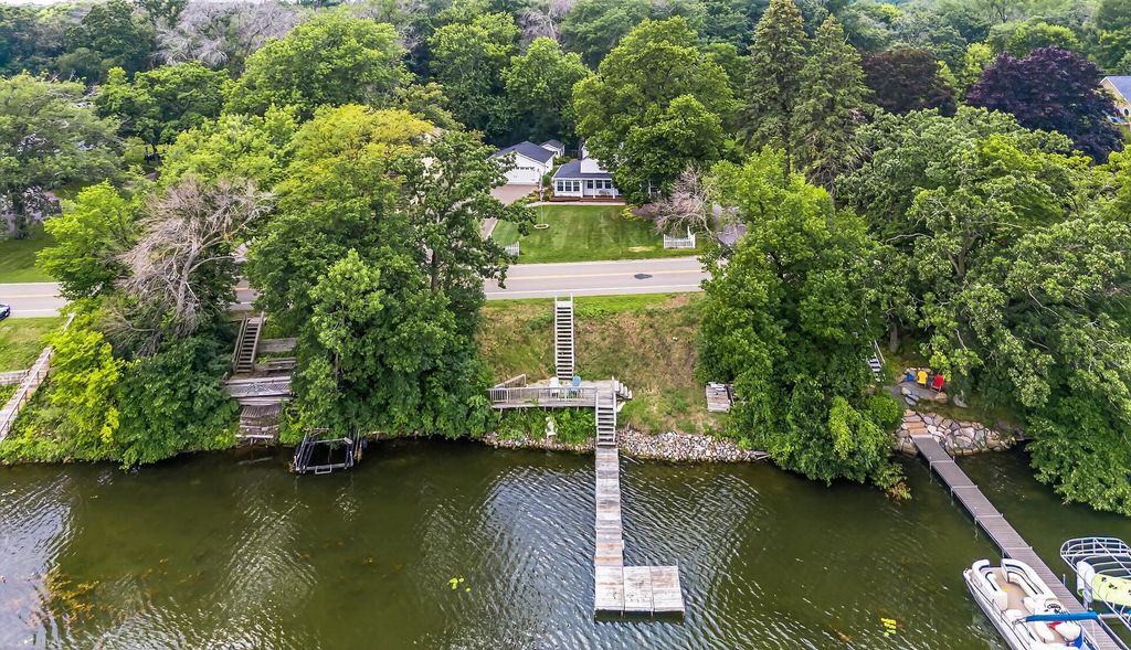 5325 W Bald Eagle Boulevard, White Bear Twp, MN 55110