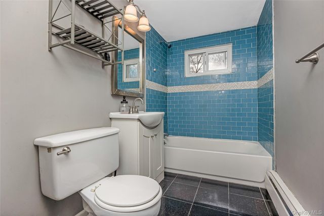 384 S 11th Street, Lindenhurst, NY 11757