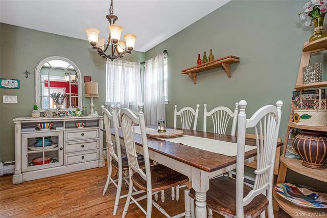 384 S 11th Street, Lindenhurst, NY 11757