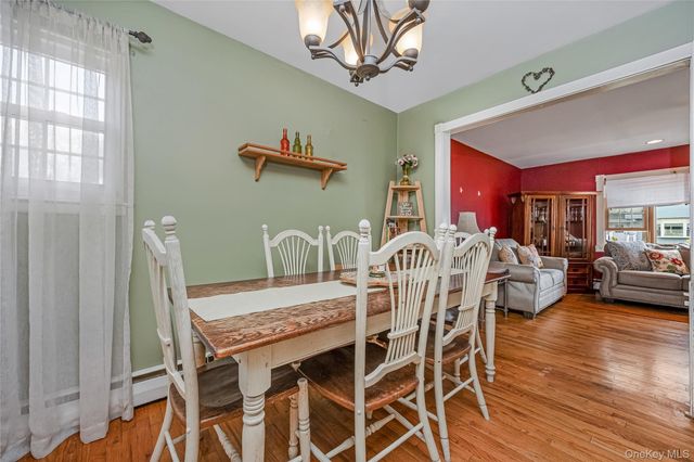 384 S 11th Street, Lindenhurst, NY 11757