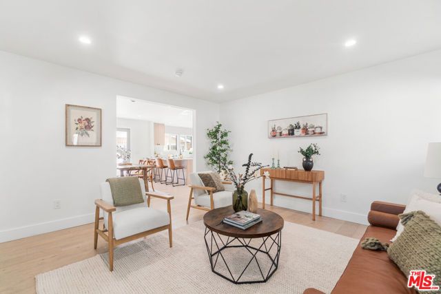 123 N Harvard Boulevard, Los Angeles, CA 90004