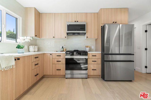 123 N Harvard Boulevard, Los Angeles, CA 90004