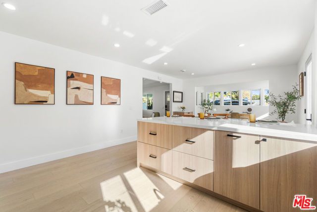 123 N Harvard Boulevard, Los Angeles, CA 90004