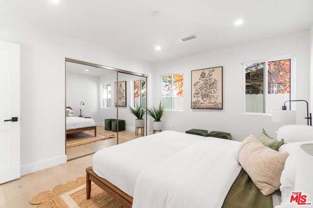 123 N Harvard Boulevard, Los Angeles, CA 90004