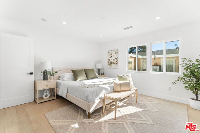 123 N Harvard Boulevard, Los Angeles, CA 90004