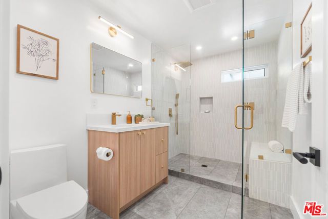 123 N Harvard Boulevard, Los Angeles, CA 90004