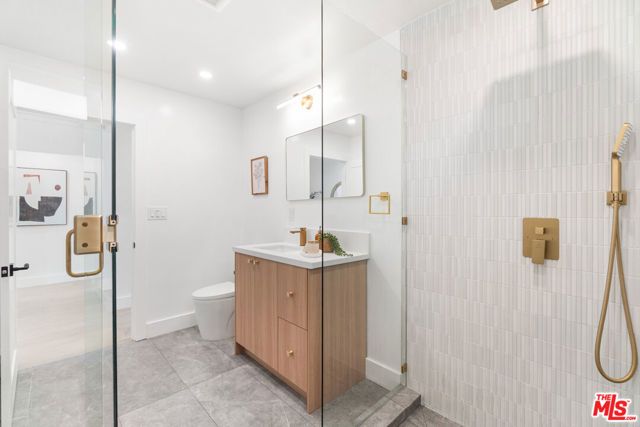 123 N Harvard Boulevard, Los Angeles, CA 90004