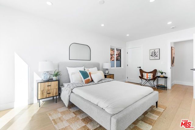 123 N Harvard Boulevard, Los Angeles, CA 90004