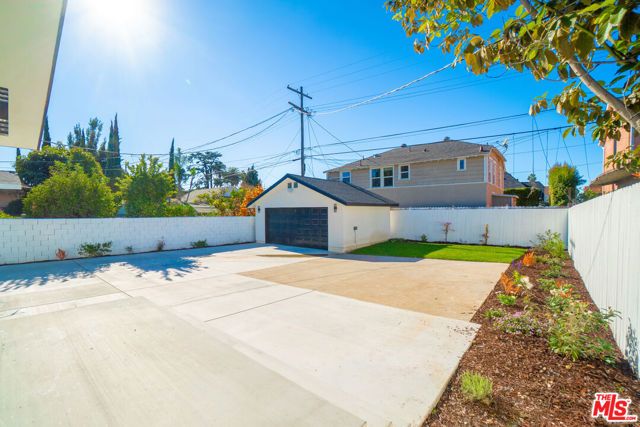 123 N Harvard Boulevard, Los Angeles, CA 90004