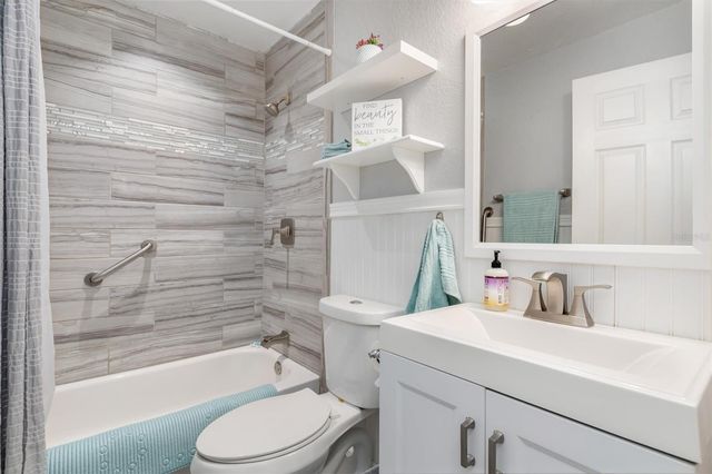 6680 CAMMER AVENUE, North Port, FL 34291