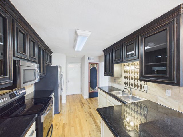 15938 Seahorse Drive 275, Houston, TX 77062