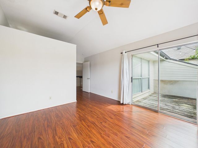 15938 Seahorse Drive 275, Houston, TX 77062