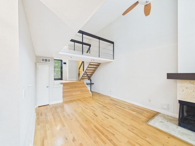 15938 Seahorse Drive 275, Houston, TX 77062