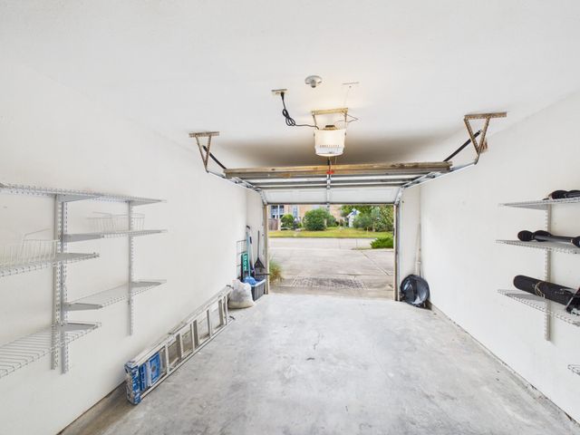 15938 Seahorse Drive 275, Houston, TX 77062