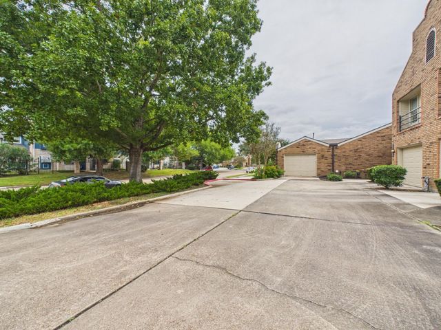 15938 Seahorse Drive 275, Houston, TX 77062