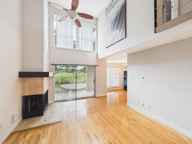 15938 Seahorse Drive 275, Houston, TX 77062