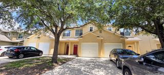 7814 Kingsbury Wood Unit 2, San Antonio, TX 78240