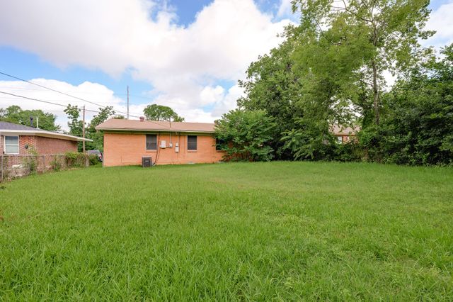 1750 Kirkwood Drive, Garland, TX 75041