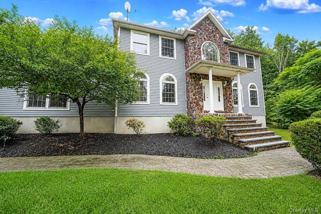 642 County Route 12, New Hampton, NY 10958
