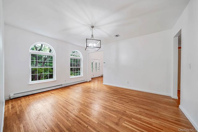 642 County Route 12, New Hampton, NY 10958