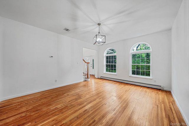 642 County Route 12, New Hampton, NY 10958