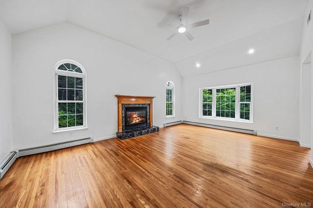 642 County Route 12, New Hampton, NY 10958