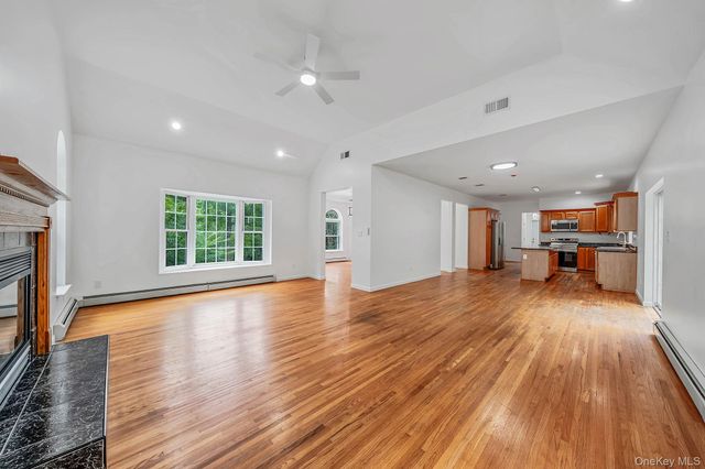 642 County Route 12, New Hampton, NY 10958