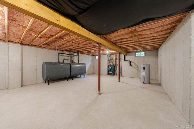 642 County Route 12, New Hampton, NY 10958
