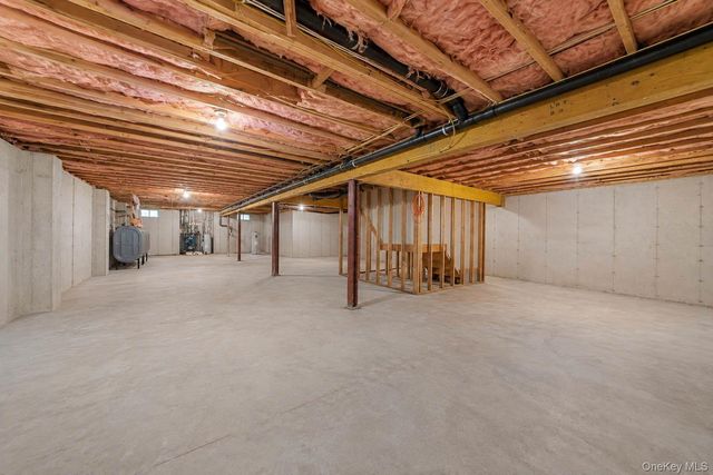 642 County Route 12, New Hampton, NY 10958