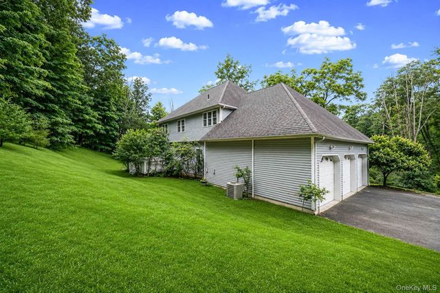 642 County Route 12, New Hampton, NY 10958