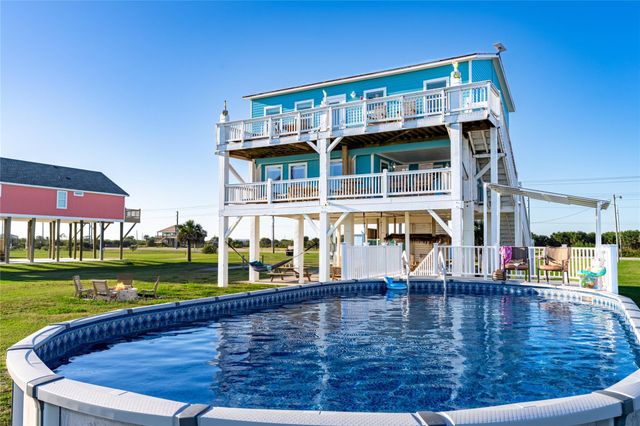 986 Edson Drive, Gilchrist, TX 77617