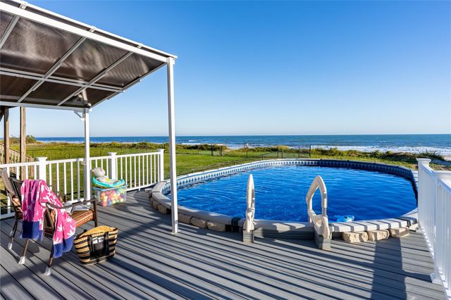 986 Edson Drive, Gilchrist, TX 77617