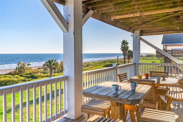 986 Edson Drive, Gilchrist, TX 77617