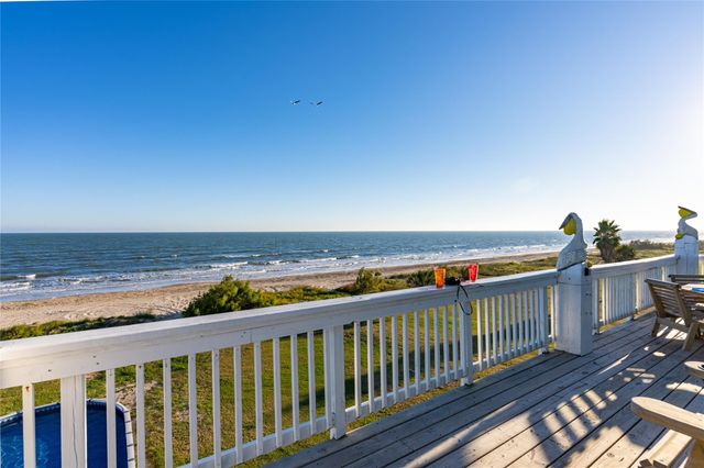 986 Edson Drive, Gilchrist, TX 77617