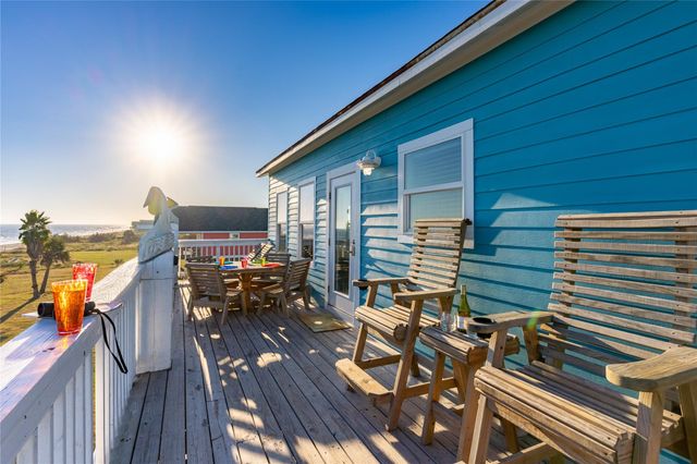 986 Edson Drive, Gilchrist, TX 77617