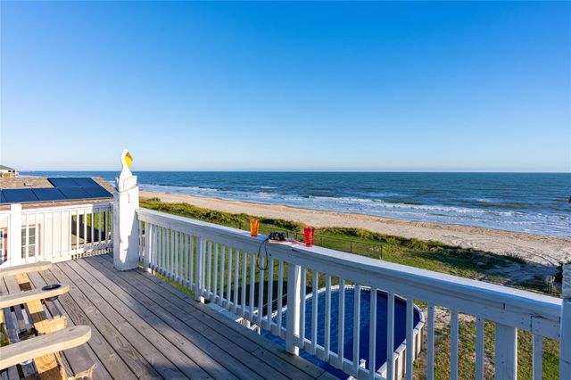 986 Edson Drive, Gilchrist, TX 77617