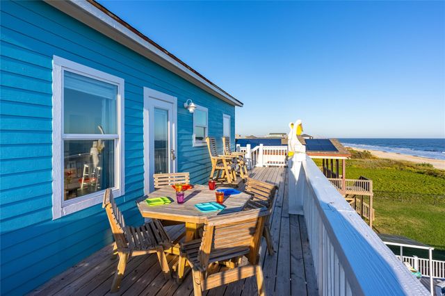 986 Edson Drive, Gilchrist, TX 77617