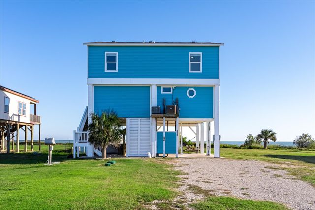 986 Edson Drive, Gilchrist, TX 77617