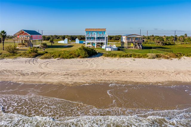 986 Edson Drive, Gilchrist, TX 77617