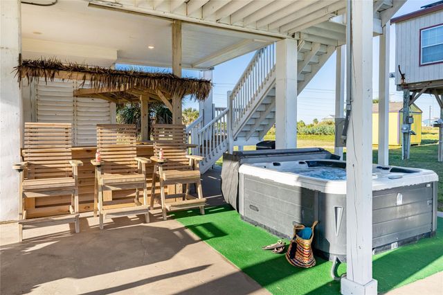 986 Edson Drive, Gilchrist, TX 77617