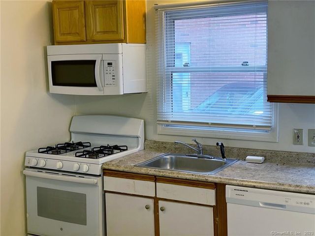 663 Newhall Street 10, Hamden, CT 06517