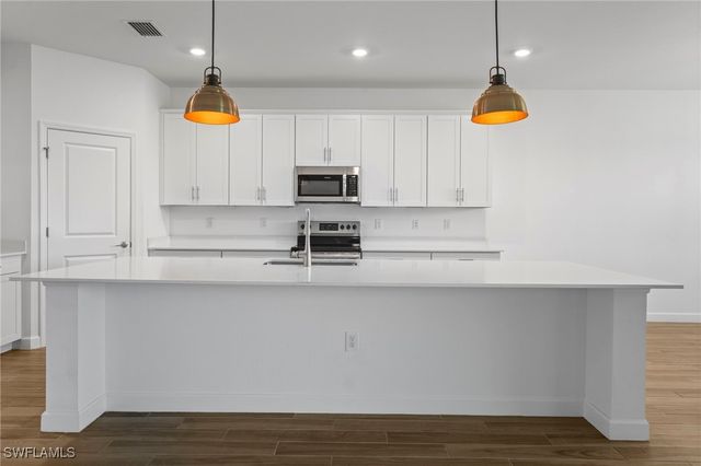 1779 Hagen CT, Naples, FL 34120