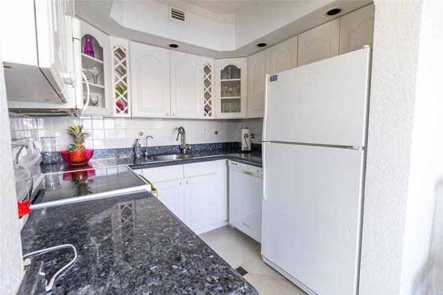 1201 S Riverside Drive S 206, Pompano Beach, FL 33062