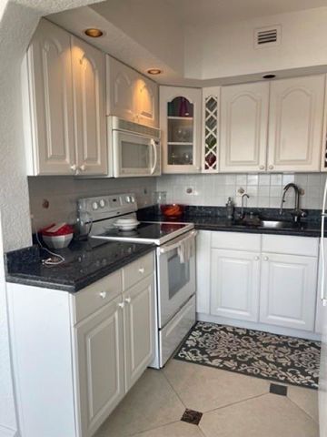 1201 S Riverside Drive S 206, Pompano Beach, FL 33062