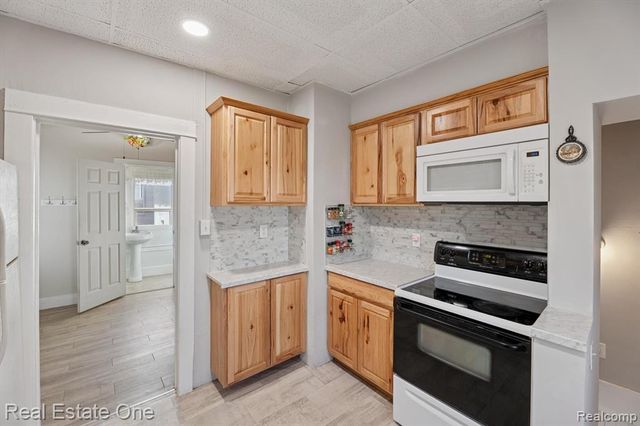 159 Dwight Street, River Rouge, MI 48218