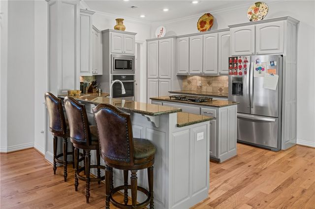 2529 N Candlewood Drive, Fayetteville, AR 72703