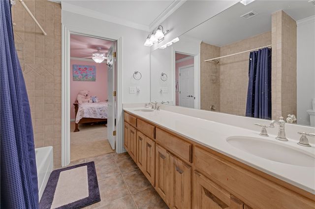 2529 N Candlewood Drive, Fayetteville, AR 72703